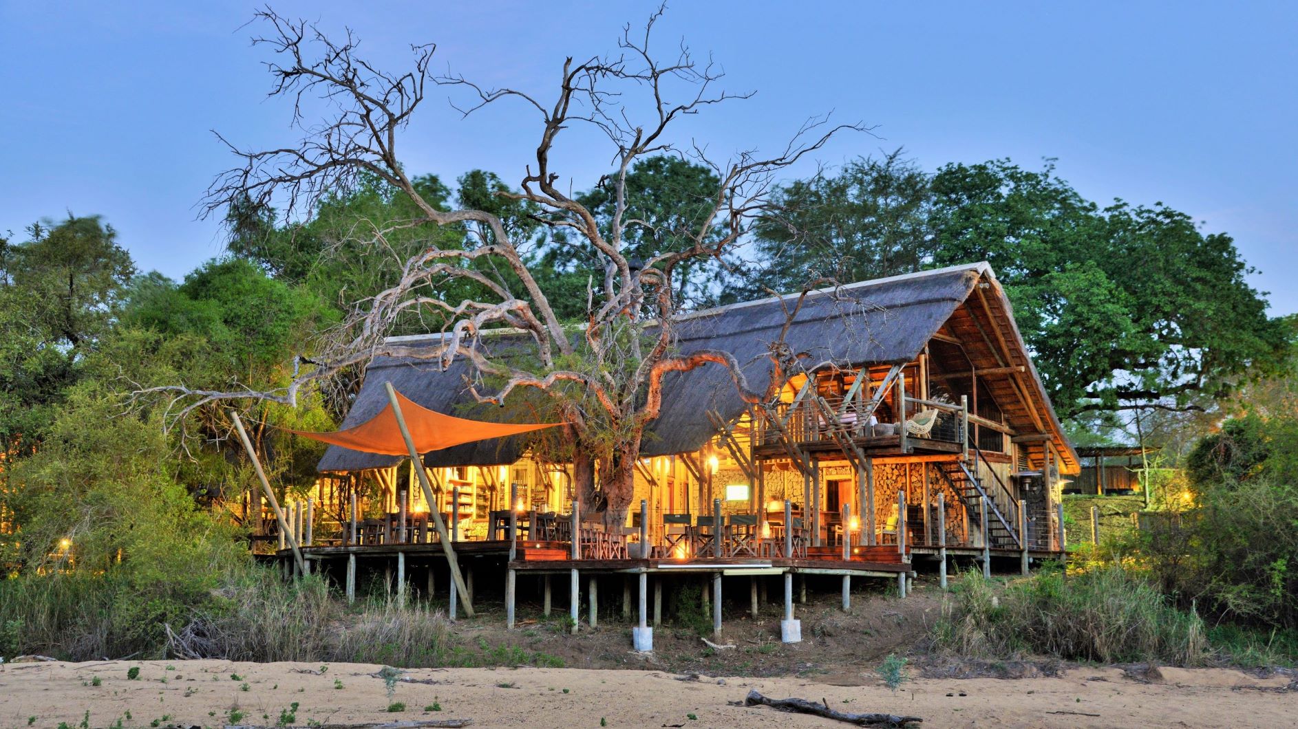 Rhino Post Safari Lodge - HR - Main Lodge - 2mp