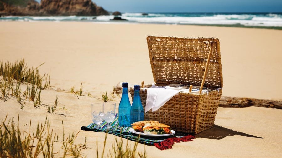 pezula-activities-picnic-on-beach-2