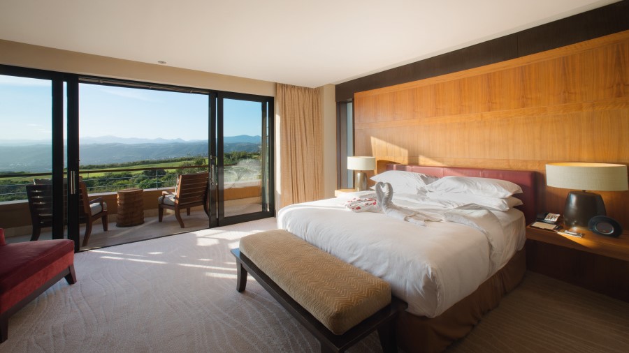 pezula-hotel-romantic-turndown-1