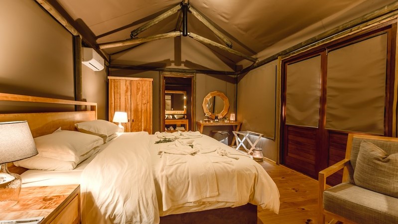 Hlosi Game Lodge Luxury Family Safari Tent